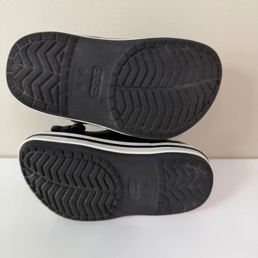 CROCS good preowned